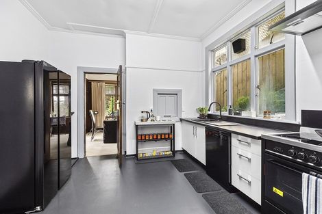 Photo of property in 19 Central Terrace, Kelburn, Wellington, 6012