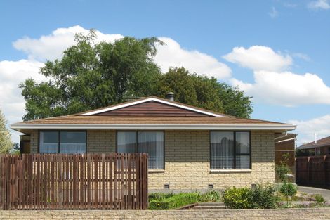 Photo of property in 23 Chipping Lane, Redwood, Christchurch, 8051