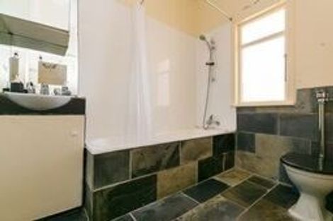 Photo of property in 2u2 Hawker Street, Mount Victoria, Wellington, 6011