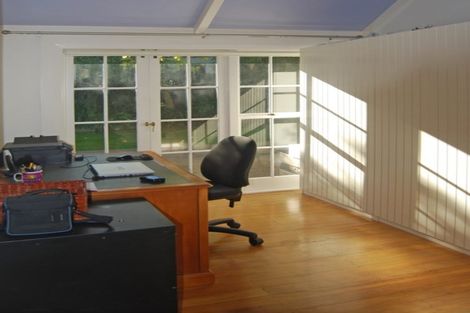 Photo of property in 16 Bridge View Road, Birkenhead, Auckland, 0626