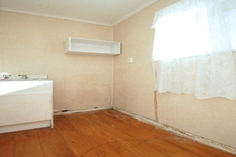 Photo of property in 15a Mcinnes Road, Weymouth, Auckland, 2103