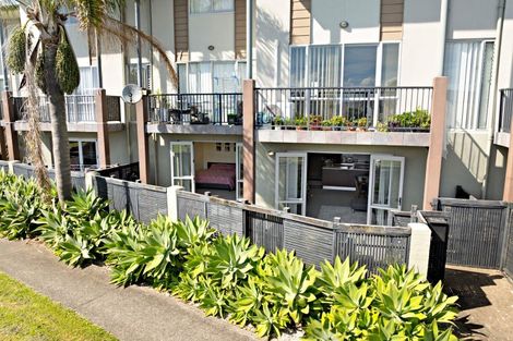 Photo of property in 2/29 Haven Drive, East Tamaki, Auckland, 2013