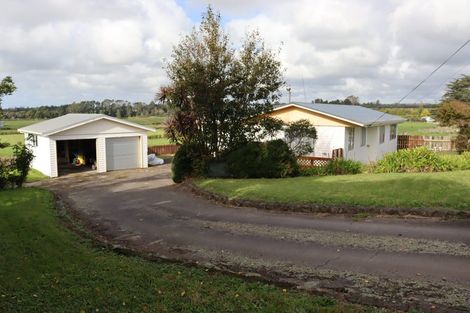 Photo of property in 203 Corbett Road, Paraite, New Plymouth, 4373