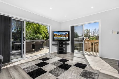 Photo of property in 34 Hallberry Road, Mangere East, Auckland, 2024