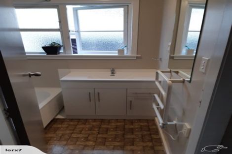 Photo of property in 28 Avro Crescent, Hornby, Christchurch, 8042