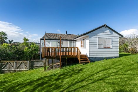 Photo of property in 11 Landsdale Place, Massey, Auckland, 0614