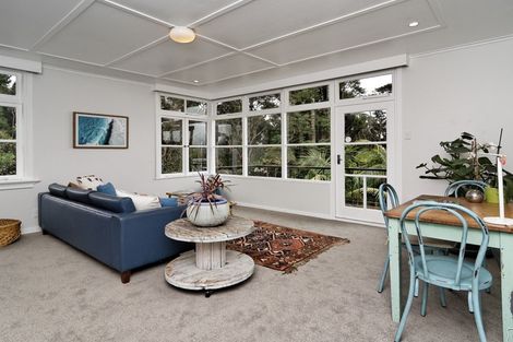 Photo of property in 207 Godley Road, Titirangi, Auckland, 0604