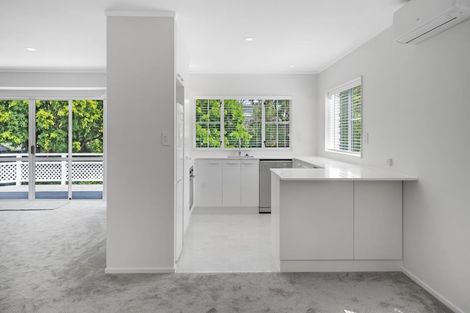 Photo of property in 2/2 Napoleon Avenue, Milford, Auckland, 0620