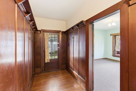Photo of property in 48 Saint Andrews Square, Strowan, Christchurch, 8052