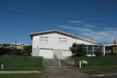 Photo of property in 39a Portadown Avenue, Pakuranga Heights, Auckland, 2010