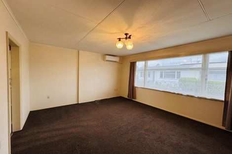 Photo of property in 14 Kiwi Court, Roslyn, Palmerston North, 4414