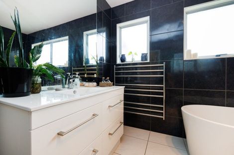 Photo of property in 127 Apollo Parade, Milson, Palmerston North, 4414