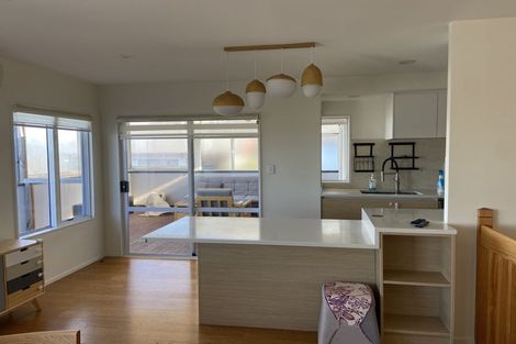 Photo of property in 107 Luckens Road, West Harbour, Auckland, 0618
