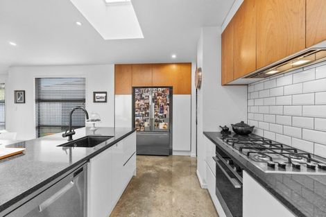 Photo of property in 41 Cyrus Street, Whalers Gate, New Plymouth, 4310