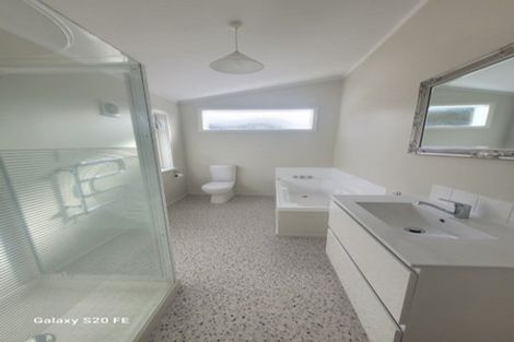 Photo of property in 15 Chamberlain Road, Karori, Wellington, 6012