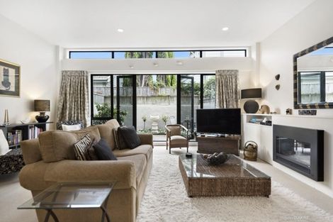 Photo of property in 28u4 Hobson Street, Thorndon, Wellington, 6011