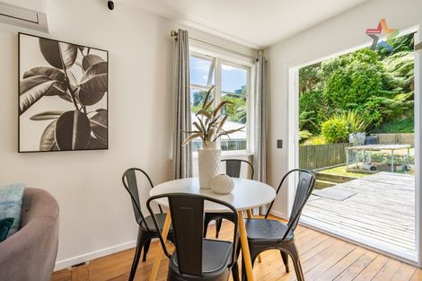 Photo of property in 18 Holmes Grove, Naenae, Lower Hutt, 5011