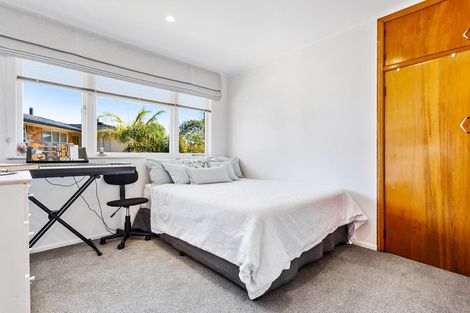 Photo of property in 33 Noall Street, Te Atatu Peninsula, Auckland, 0610