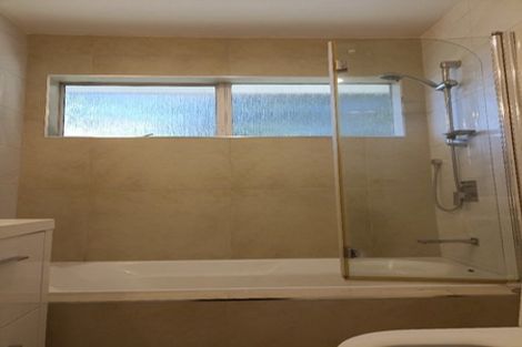 Photo of property in 29 Ayton Drive, Totara Vale, Auckland, 0629