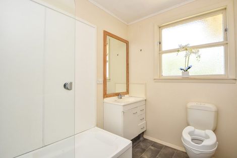 Photo of property in 22 Moreton Road, Carterton, 5713