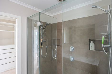 Photo of property in 17 Bevyn Street, Castor Bay, Auckland, 0620