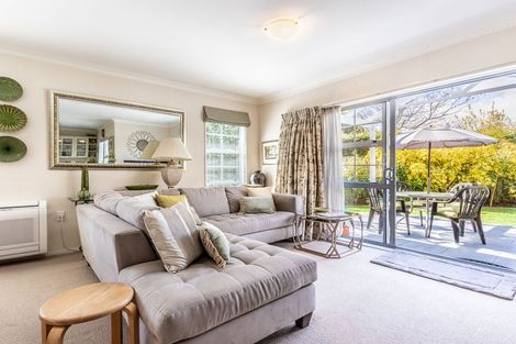 Photo of property in 3 Papawai Grove, Waikanae, 5036