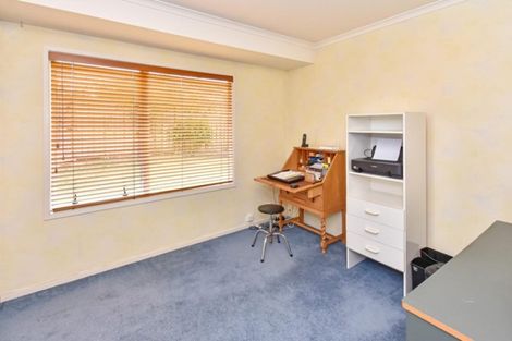 Photo of property in 3 Magic Way, Randwick Park, Auckland, 2105