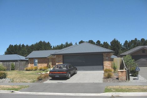 Photo of property in 10 Hoihere Place, Parklands, Christchurch, 8083