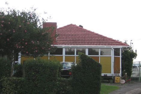 Photo of property in 6 Edwards Avenue, Henderson, Auckland, 0610