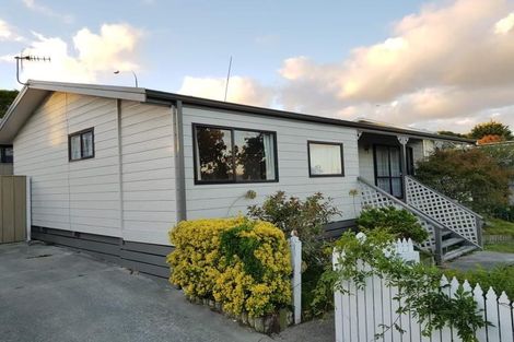 Photo of property in 21 Dahlstrom Grove, Kelvin Grove, Palmerston North, 4414