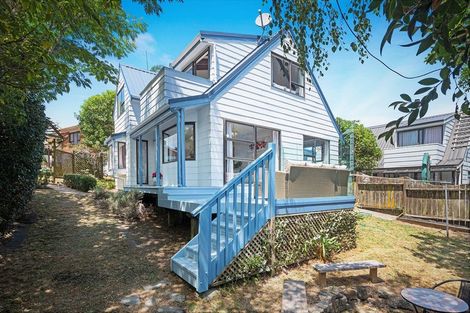 Photo of property in 1/23 Glenshee Place, Highland Park, Auckland, 2010