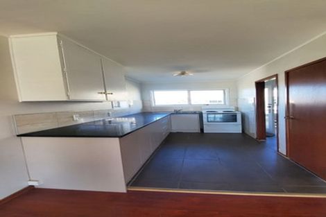 Photo of property in 2/56 Rimu Street, New Lynn, Auckland, 0600