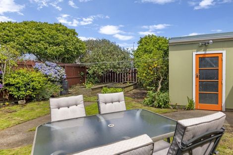 Photo of property in 9 Severn Place, Spotswood, New Plymouth, 4310