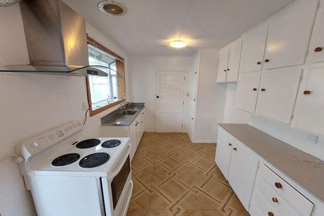 Photo of property in 9b Ware Place, Pakuranga Heights, Auckland, 2010