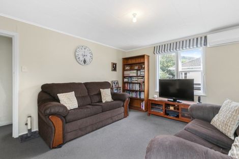 Photo of property in 29 Gibbs Crescent, Wainuiomata, Lower Hutt, 5014