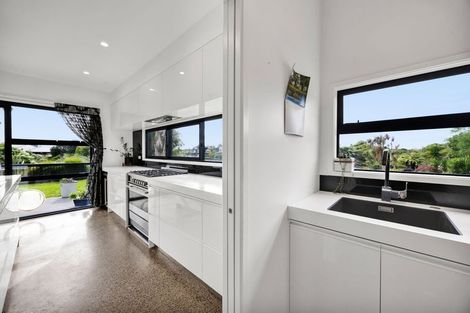 Photo of property in 23 Links Drive, Waiwhakaiho, New Plymouth, 4312