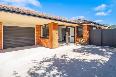 Photo of property in 22 Lake Terrace Road, Burwood, Christchurch, 8061