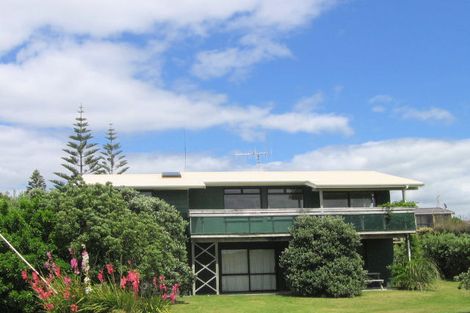 Photo of property in 2 Bway Road, Waihi Beach, 3611
