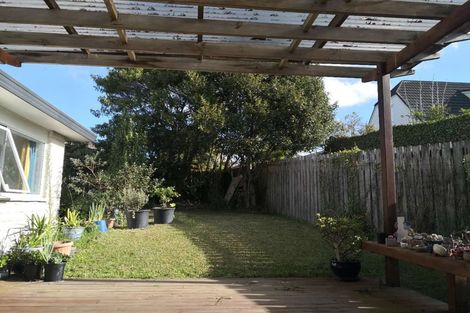Photo of property in 72 Granville Drive, Massey, Auckland, 0614