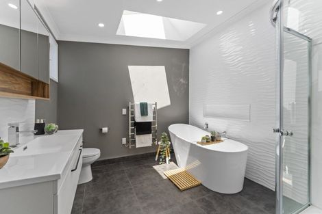 Photo of property in 15 Observatory Close, Whitby, Porirua, 5024