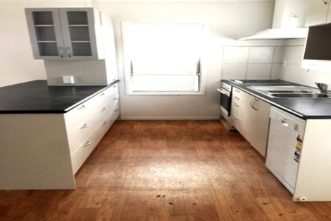 Photo of property in 1/127 Atkinson Road, Titirangi, Auckland, 0604