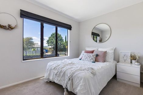 Photo of property in 30 Sandgate Avenue, Botany Downs, Auckland, 2010