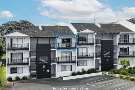 Photo of property in 14a/71 Spencer Road, Oteha, Auckland, 0632