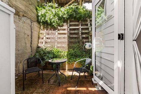 Photo of property in Pirie Street Townhouses, 20/35u Pirie Street, Mount Victoria, Wellington, 6011