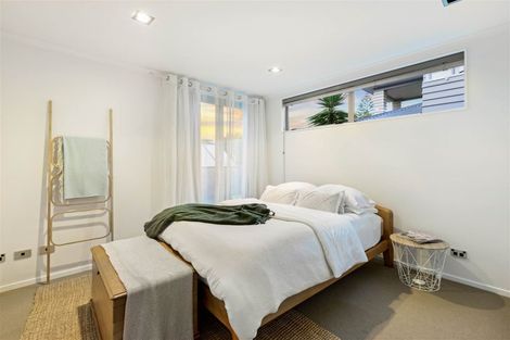 Photo of property in 1 Walton Street, Red Beach, 0932