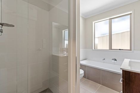 Photo of property in 16 Lagoon View, Gulf Harbour, Whangaparaoa, 0930
