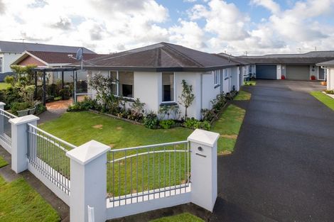 Photo of property in 20d Victoria Street, Hawera, 4610