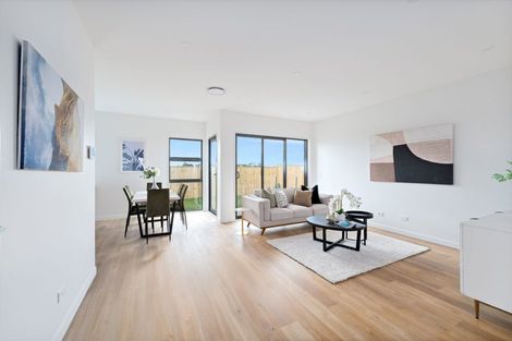 Photo of property in 44 Taipahitini Road, Rosehill, 2113
