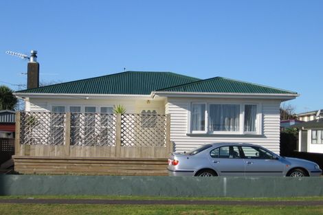 Photo of property in 1/35 Grove Road, Papakura, 2110