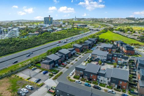 Photo of property in 28 Kotuitui Street, Manukau, Auckland, 2104